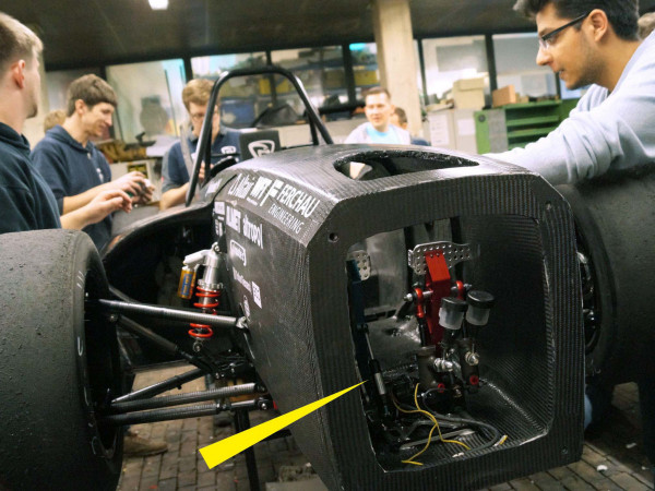 Motion optimisation of accelerators in racing cars