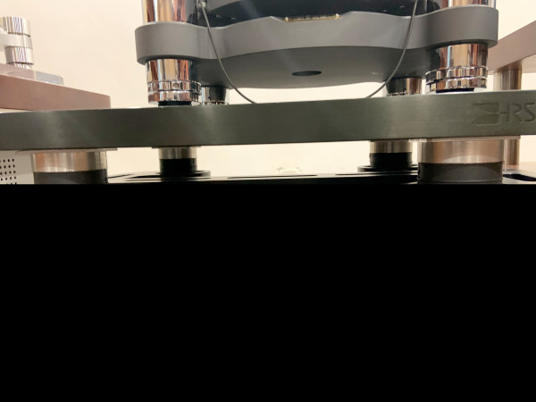 Vibration Control in the high-end audio range